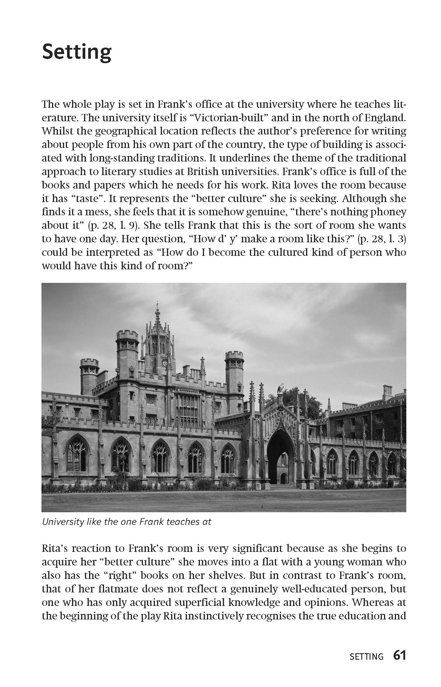 Ein Schwarz-Weiß-Foto eines großen, historischen Universitätsgebäudes mit hohen Türmen und kunstvollem Mauerwerk, das hinter einer Rasenfläche liegt.