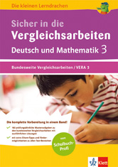 Ein kleiner Junge schreibt mit einem Bleistift in ein Arbeitsheft. Das Buchcover ist für Sicher in die Vergleichsarbeiten Deutsch und Mathematik 3, ein deutsches Lehrwerk für die dritte Klasse.