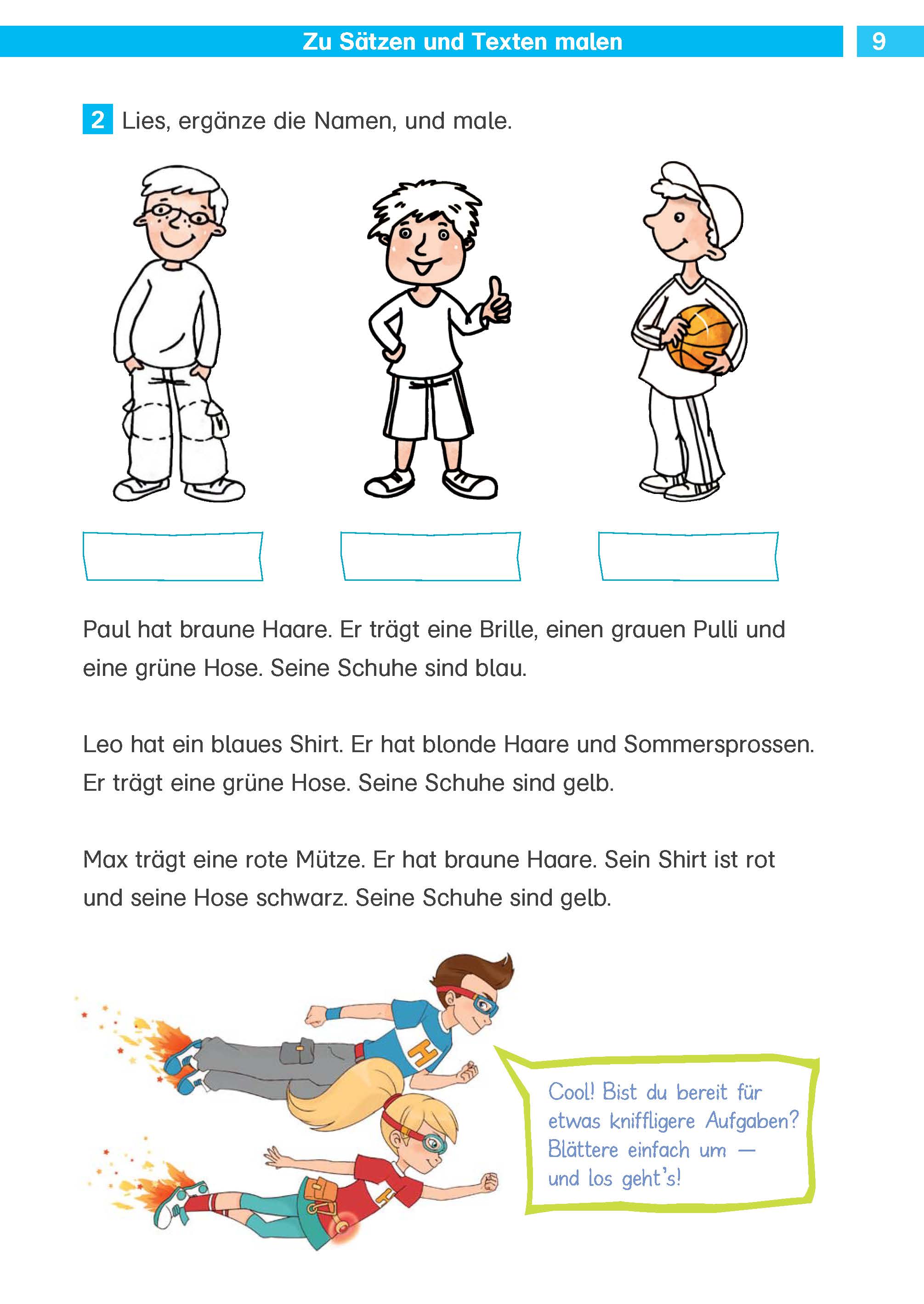 Drei Jungen sind abgebildet: einer mit Brille und braunem Haar, einer mit blondem Haar, der einen Basketball hält, und einer mit roter Mütze und braunem Haar. Ein Mädchen liest auf einem Sofa am unteren Rand.