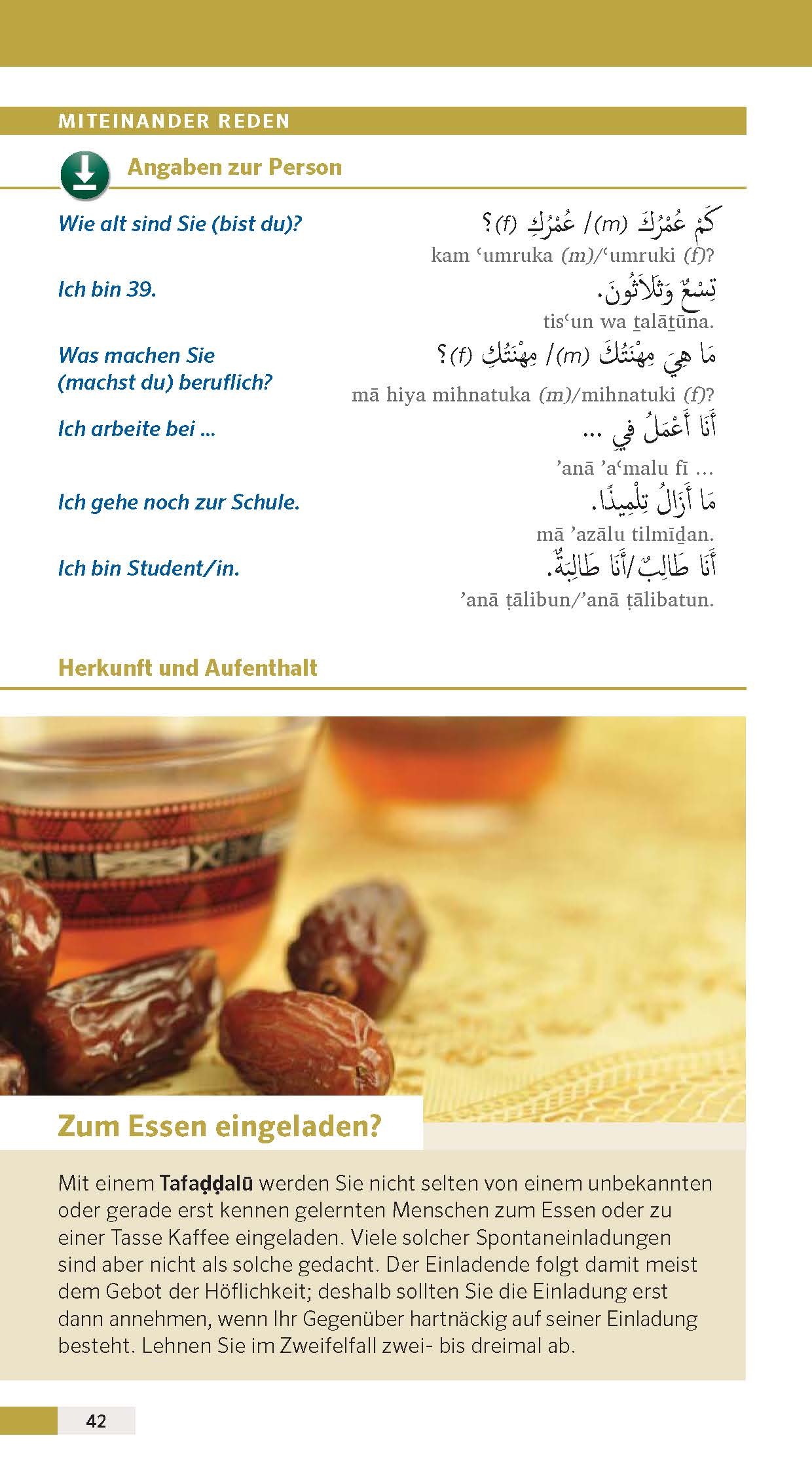 Eine deutschsprachige Lehrbuchseite zeigt arabische Phrasen mit deutschen Übersetzungen, ein Foto von Datteln und einen Abschnitt über die Einladung zum Essen.